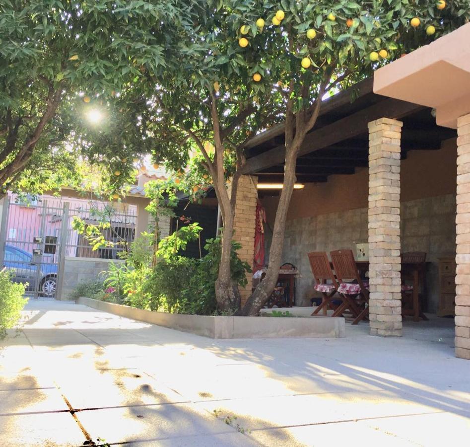 Decimomannu Il Mandarino Bed & Breakfast エクステリア 写真